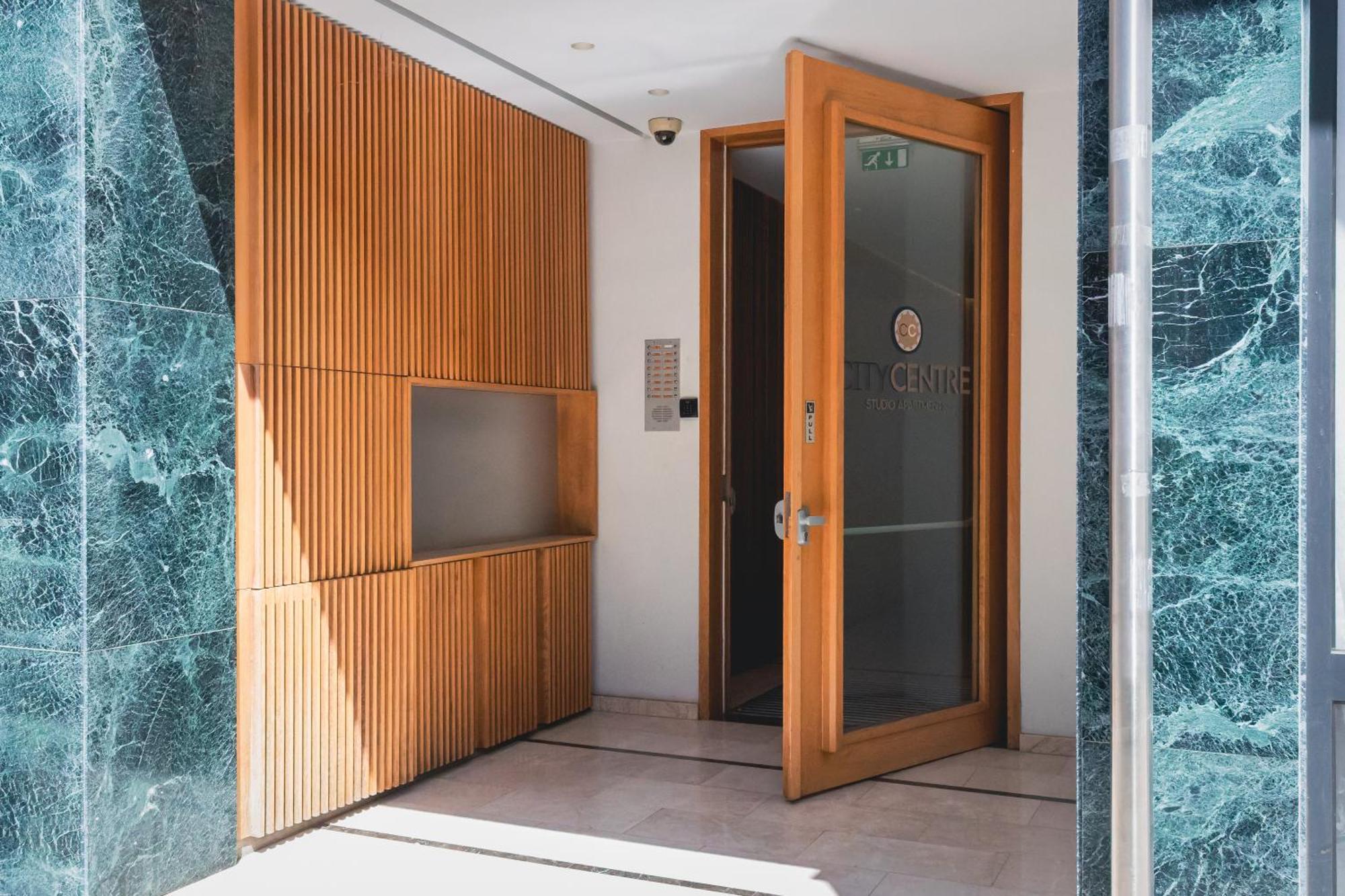 City Centre Studio Apartments Никосия Экстерьер фото