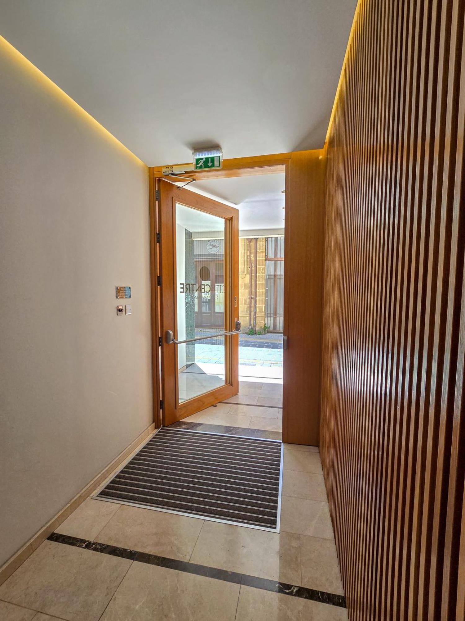 City Centre Studio Apartments Никосия Экстерьер фото